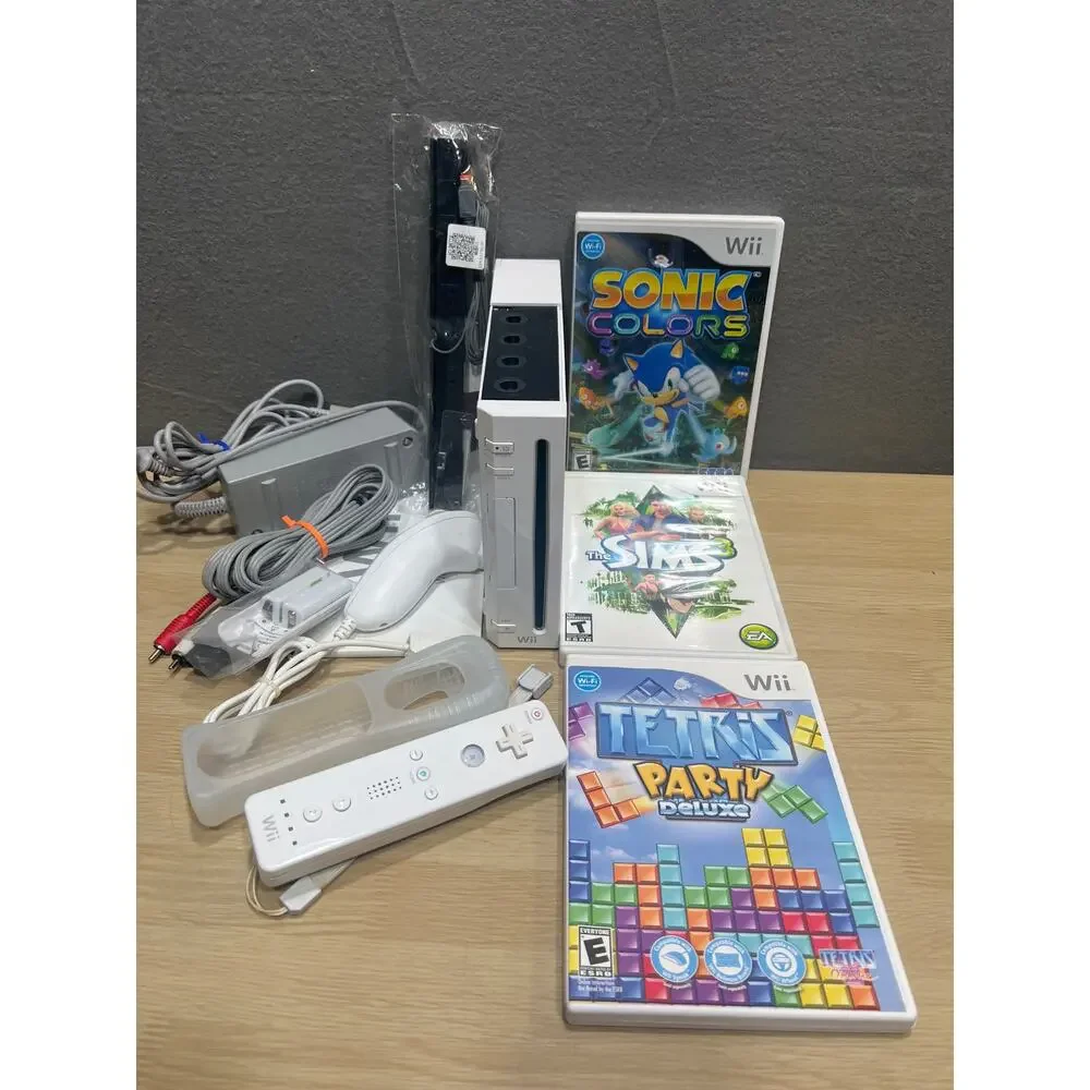 Nintendo Wii RVL-001 Console, Controller, Nunchuck, 3 Games Bundle - Tested